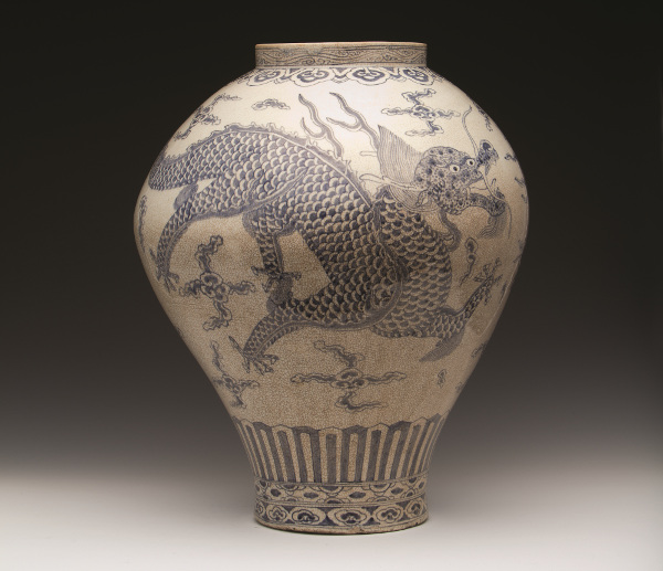 Will This “Five Dragon Claws” White Porcelain Ojoryongmunho Jar Rewrite Korean Auction History?